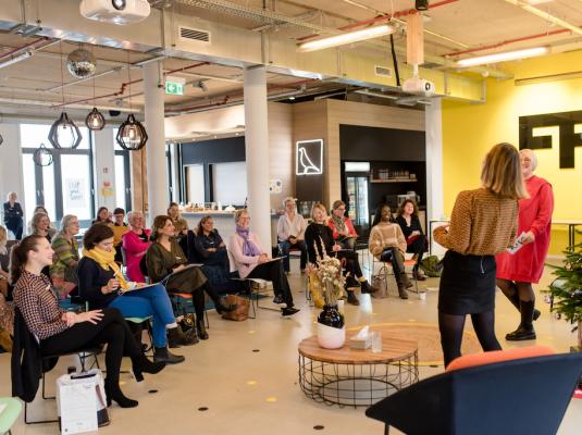 womenshub-nov21-hamburg_XeniaBluhm-23